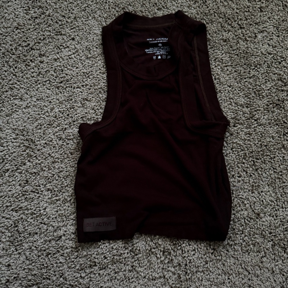 SET Active brown tank